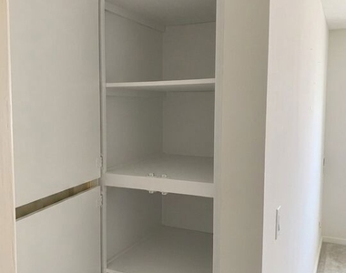 545 S Manhattan Place - Photo Thumbnail 17