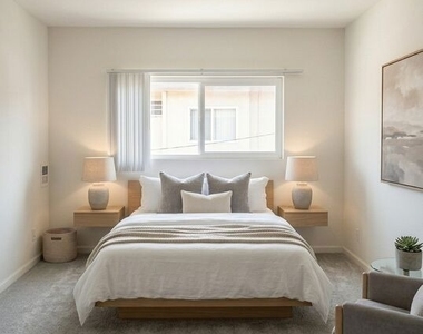 545 S Manhattan Place - Photo Thumbnail 13