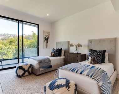12119 Travis Street - Photo Thumbnail 11