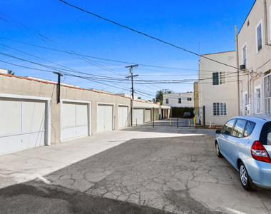 442 N Orange Grove Avenue - Photo Thumbnail 19