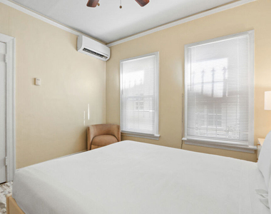 442 N Orange Grove Avenue - Photo Thumbnail 5
