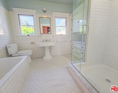 216 Mount Washington Drive - Photo Thumbnail 17