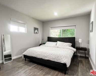 5740 Vantage Avenue - Photo Thumbnail 13