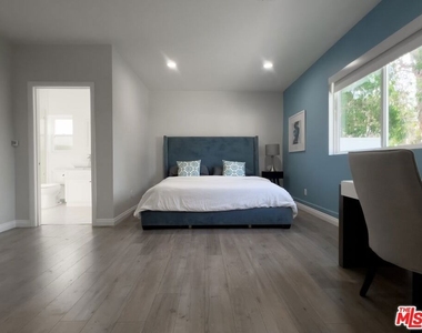 5740 Vantage Avenue - Photo Thumbnail 9