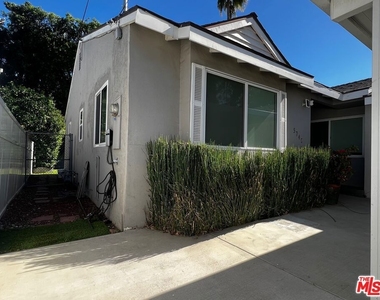 5740 Vantage Avenue - Photo Thumbnail 20
