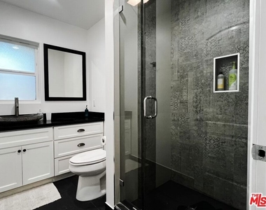 5740 Vantage Avenue - Photo Thumbnail 17