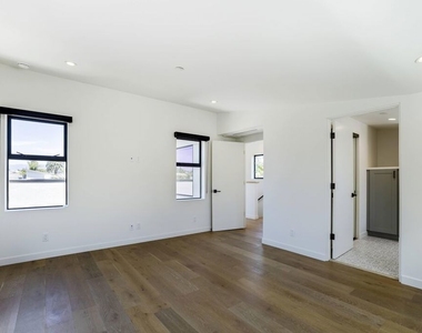 538 Vernon Avenue - Photo Thumbnail 21