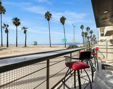 3007 Ocean Front Walk - Photo Thumbnail 7