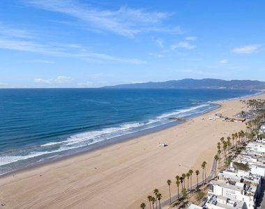 3007 Ocean Front Walk - Photo Thumbnail 32