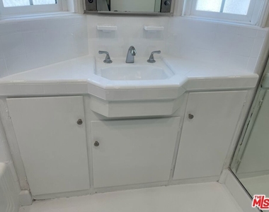 9029 Wildwood Avenue - Photo Thumbnail 1