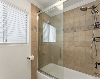 9061 Keith Avenue - Photo Thumbnail 9