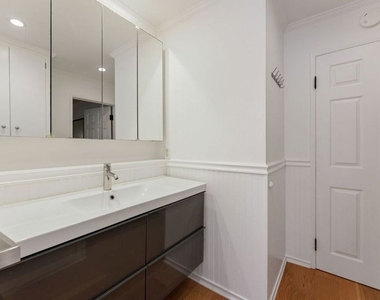 9061 Keith Avenue - Photo Thumbnail 10