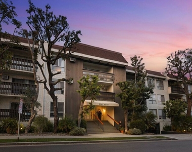 9061 Keith Avenue - Photo Thumbnail 2