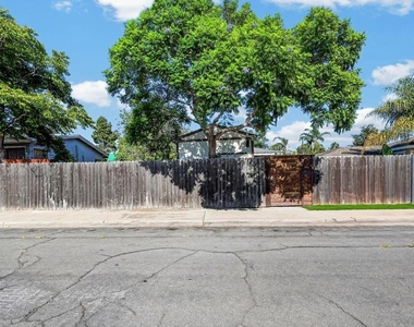 7105 Hoffman Ave - Photo Thumbnail 12