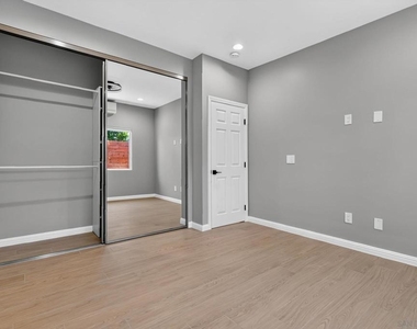 7105 Hoffman Ave - Photo Thumbnail 9