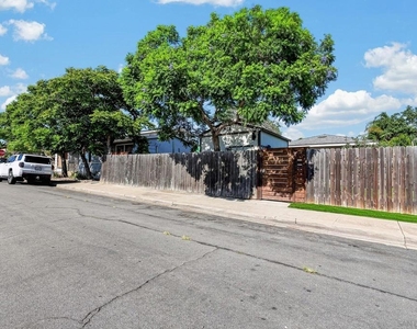 7105 Hoffman Ave - Photo Thumbnail 11
