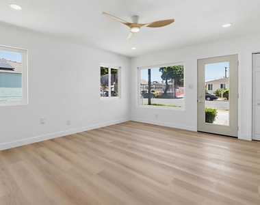 1038 Oaklawn - Photo Thumbnail 8