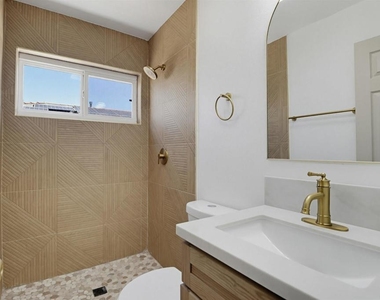 1038 Oaklawn - Photo Thumbnail 22