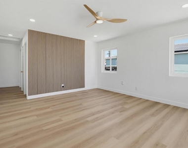 1038 Oaklawn - Photo Thumbnail 5