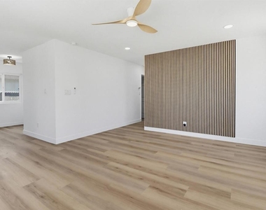1038 Oaklawn - Photo Thumbnail 6