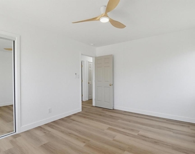 1038 Oaklawn - Photo Thumbnail 19