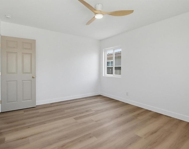1038 Oaklawn - Photo Thumbnail 20