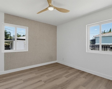 1038 Oaklawn - Photo Thumbnail 24
