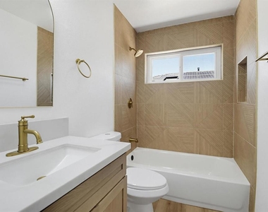 1038 Oaklawn - Photo Thumbnail 12