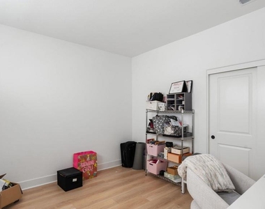 15681 Rennyson - Photo Thumbnail 23
