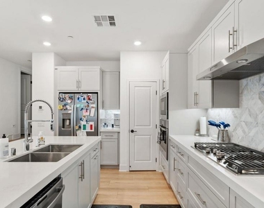 15681 Rennyson - Photo Thumbnail 16