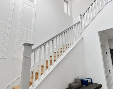 15681 Rennyson - Photo Thumbnail 11