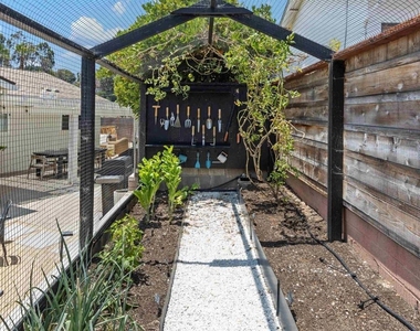 2068 Montclair Street - Photo Thumbnail 31