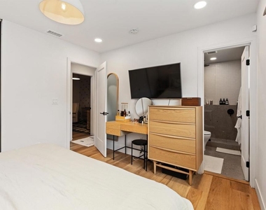2068 Montclair Street - Photo Thumbnail 18