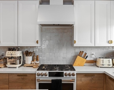 2068 Montclair Street - Photo Thumbnail 13