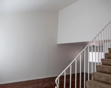 4258 Robbins Street - Photo Thumbnail 8
