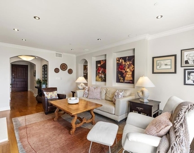 1010 Genter St - Photo Thumbnail 2