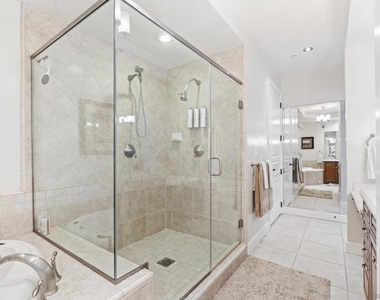 1010 Genter St - Photo Thumbnail 15