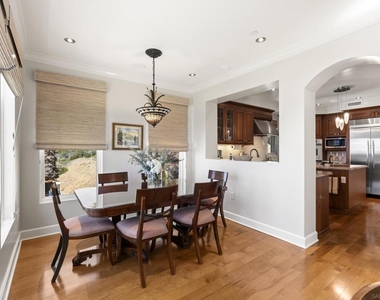 1010 Genter St - Photo Thumbnail 10