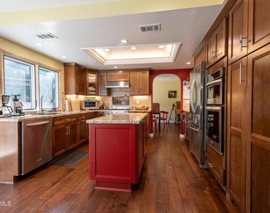 1504 Folkestone Terrace - Photo Thumbnail 9