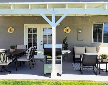 1295 Harold Avenue - Photo Thumbnail 4
