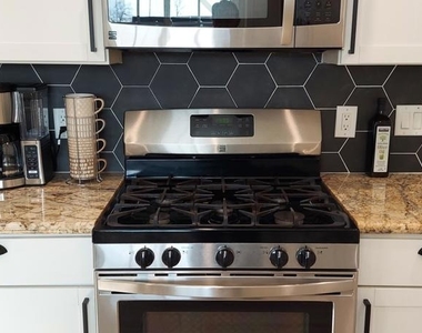 1295 Harold Avenue - Photo Thumbnail 22