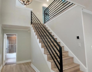 1295 Harold Avenue - Photo Thumbnail 12