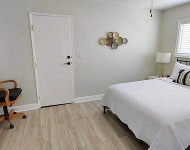 1295 Harold Avenue - Photo Thumbnail 8