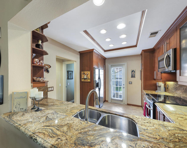 182 Desert Falls Circle - Photo Thumbnail 9