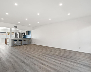 277 E Alejo Road - Photo Thumbnail 8