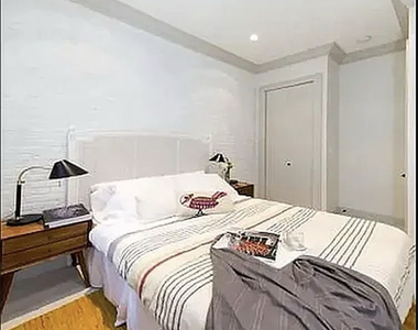 132 East 61st Street - Photo Thumbnail 9