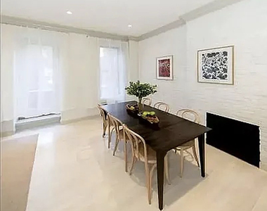 132 East 61st Street - Photo Thumbnail 3