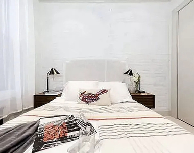 132 East 61st Street - Photo Thumbnail 8