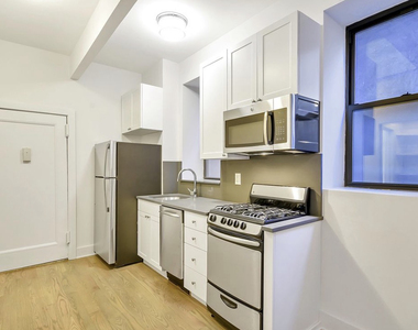 226 East 25th Street - Photo Thumbnail 1