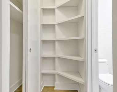 226 East 25th Street - Photo Thumbnail 7